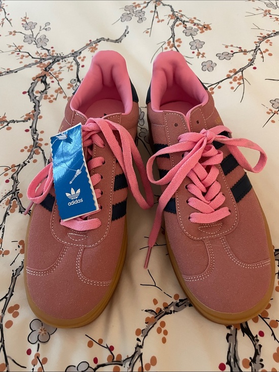 adidas Shoes - adidas Women’s Platform Gazelles Pink Sneakers with Navy Stripes Size 7.5 NWT